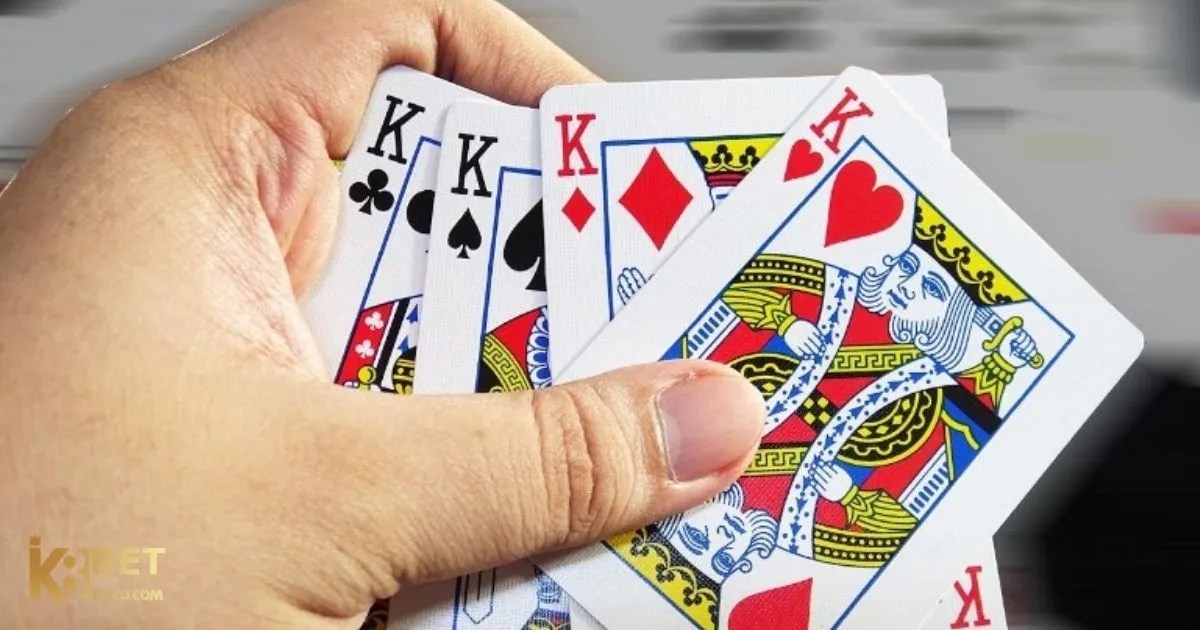 Khi nào nên úp bài để tránh thua lỗ?